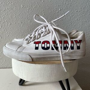 Tommy Hilfiger Sneakers Size 6M EUC